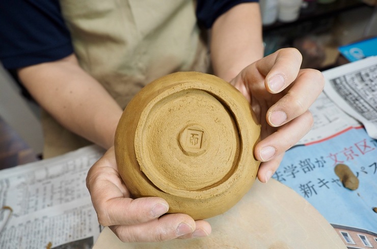 【手ロクロで皿や小鉢を作る】陶芸初心者もご安心 | 陶芸教室 | 陶芸に関するさまざまな情報｜「やまざ器」のブログ