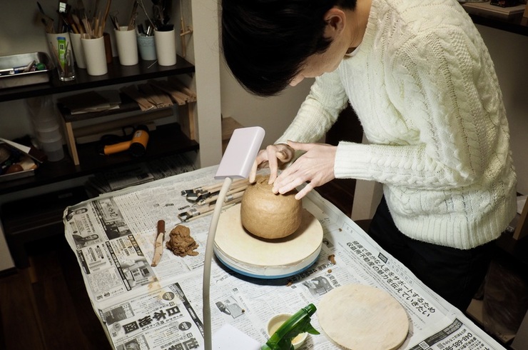 粘土成形に集中する