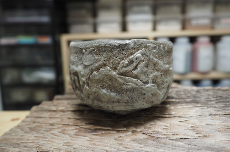 山の景色のお茶碗